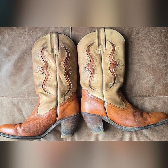 Vintage Frye Cowboy boots size 9B - Picture 6 of 15